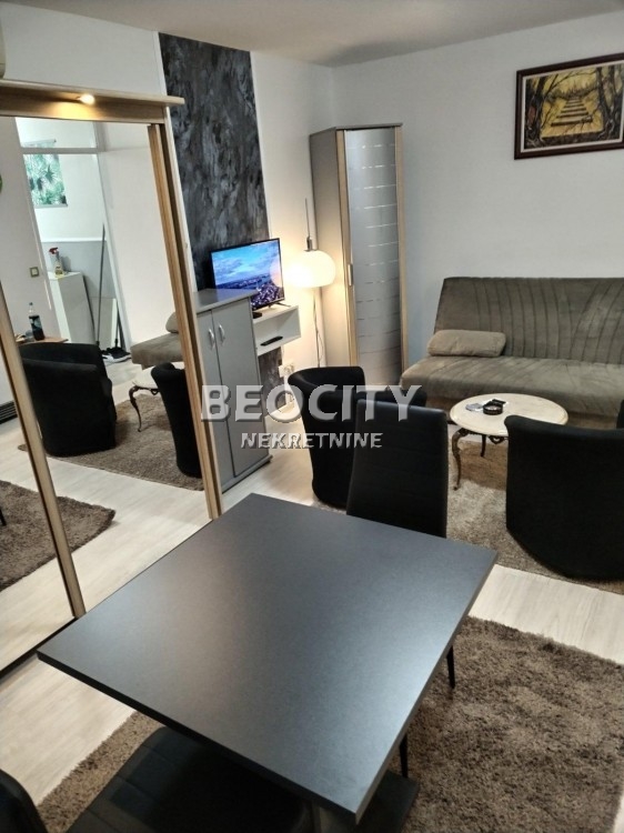 Dvosoban stan, 40 m2, Centar, Pere Segedinca ID: 98298 2