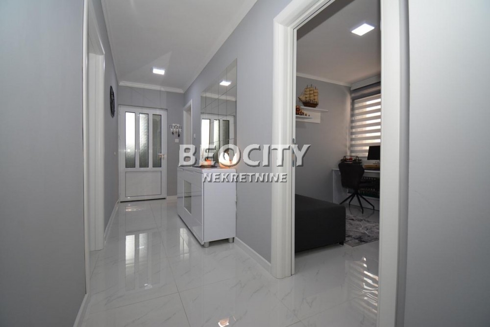 Kuća, 345 m2, Strelište, Stevana Sremca ID: 84698 6