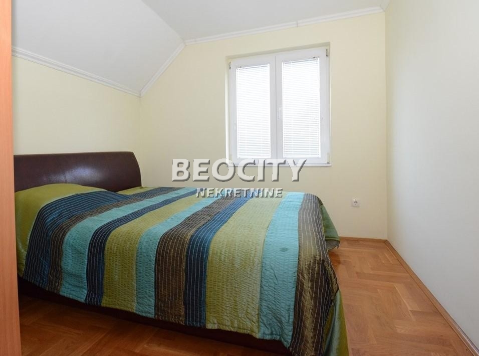 Kuća, 540 m2, Batajnica, DVE KUĆE Branislava Barišića Doktora ID: 35056 7