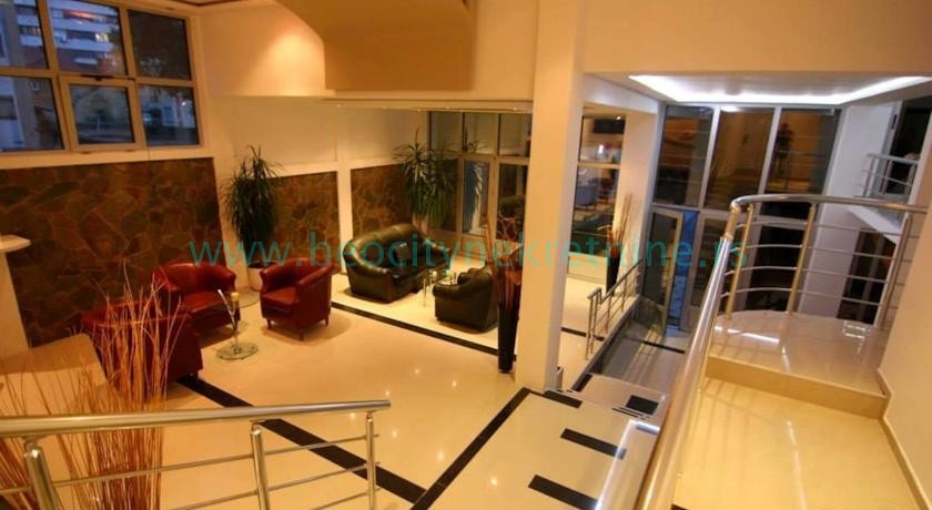 Lokal, 1100 m2, Ćele kula ID: 35366 2