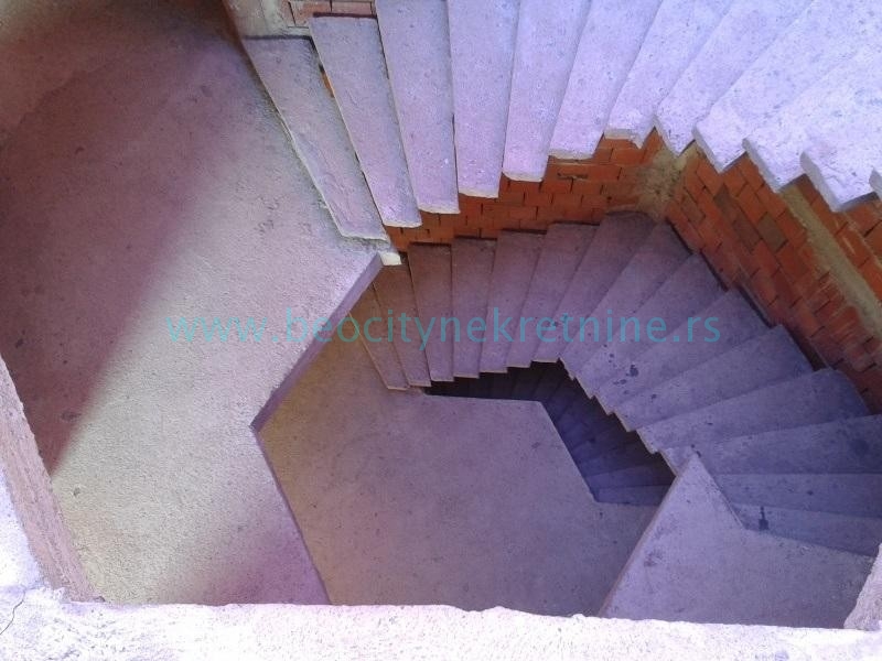 Lokal, 1260 m2, Crveni krst, Apatinska ID: 44501 2