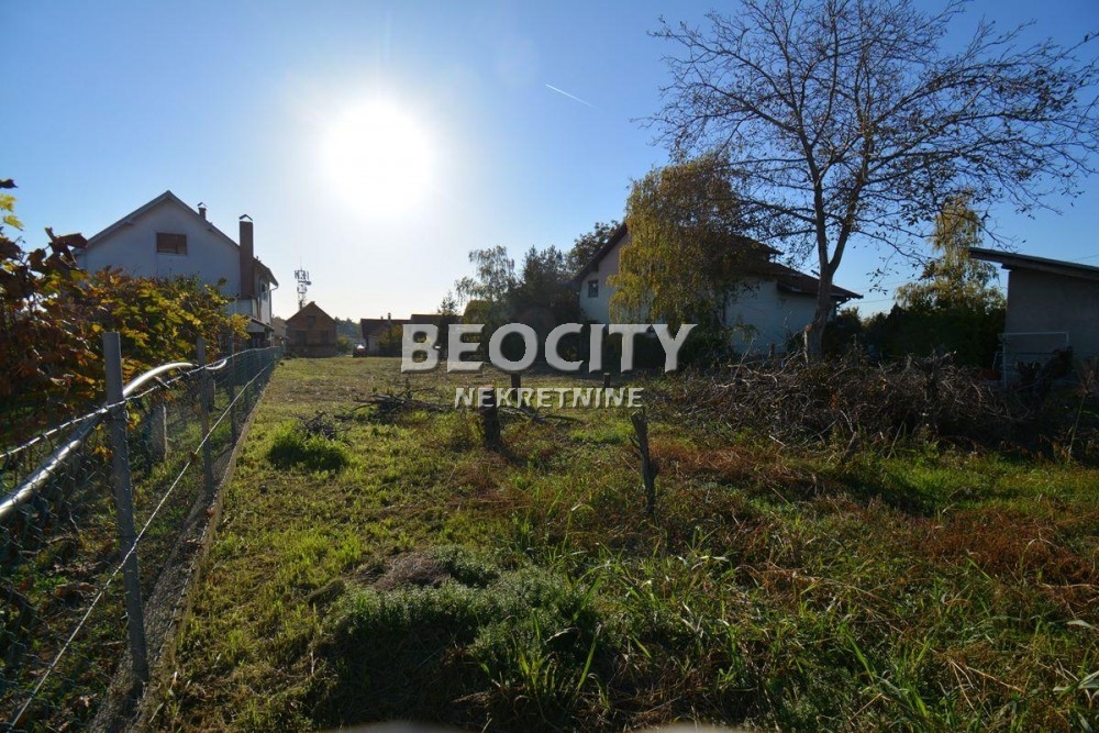 Plac, Ostružnica, Grobljanska ID: 89853 7