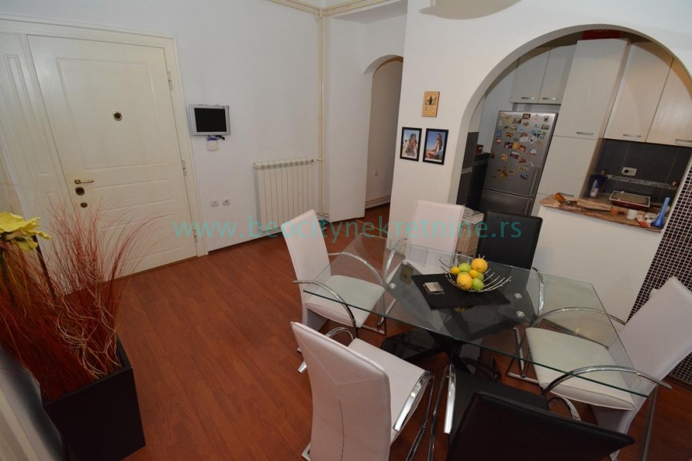 Trosoban stan, 83 m2, Cvetni trg, Mišarska ID: 41133 4