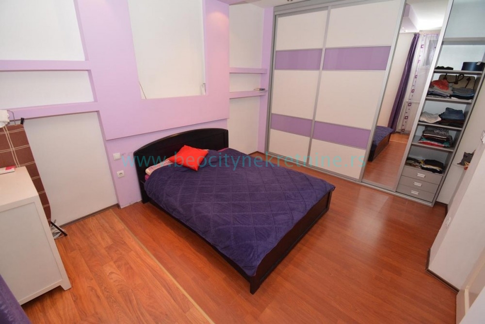 Trosoban stan, 83 m2, Cvetni trg, Mišarska ID: 41133 14