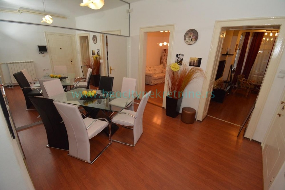 Trosoban stan, 83 m2, Cvetni trg, Mišarska ID: 41133 6