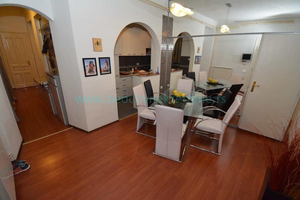 Trosoban stan, 83 m2, Cvetni trg, Mišarska ID: 41133 7