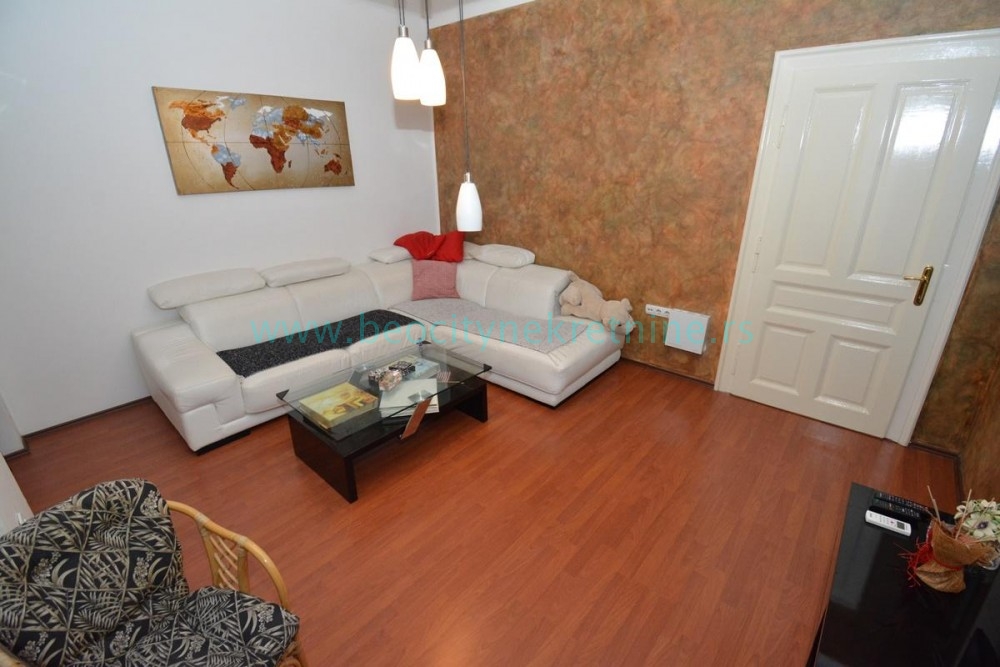 Trosoban stan, 83 m2, Cvetni trg, Mišarska ID: 41133 2