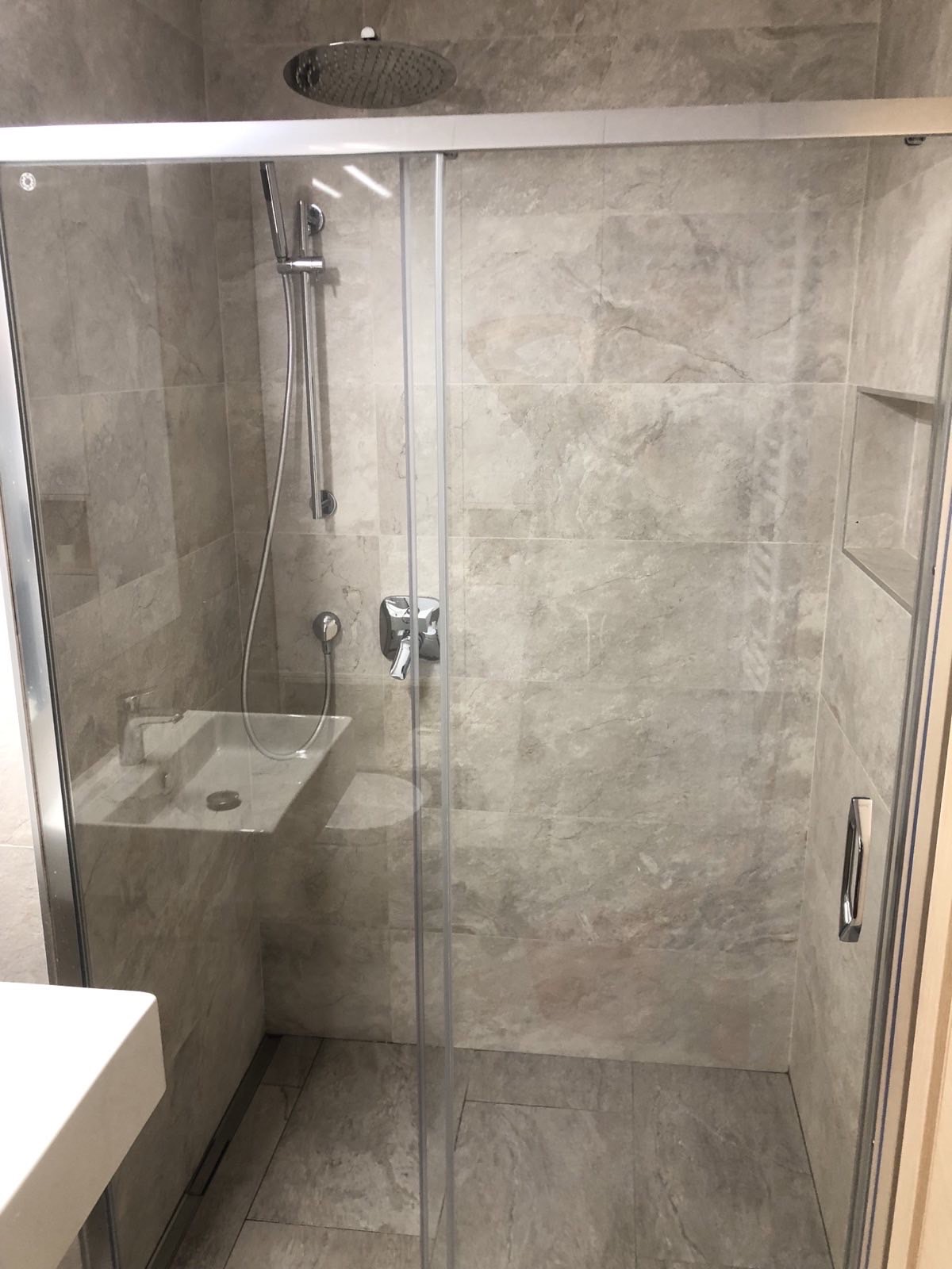 LUX STAN CRVENI KRST 5