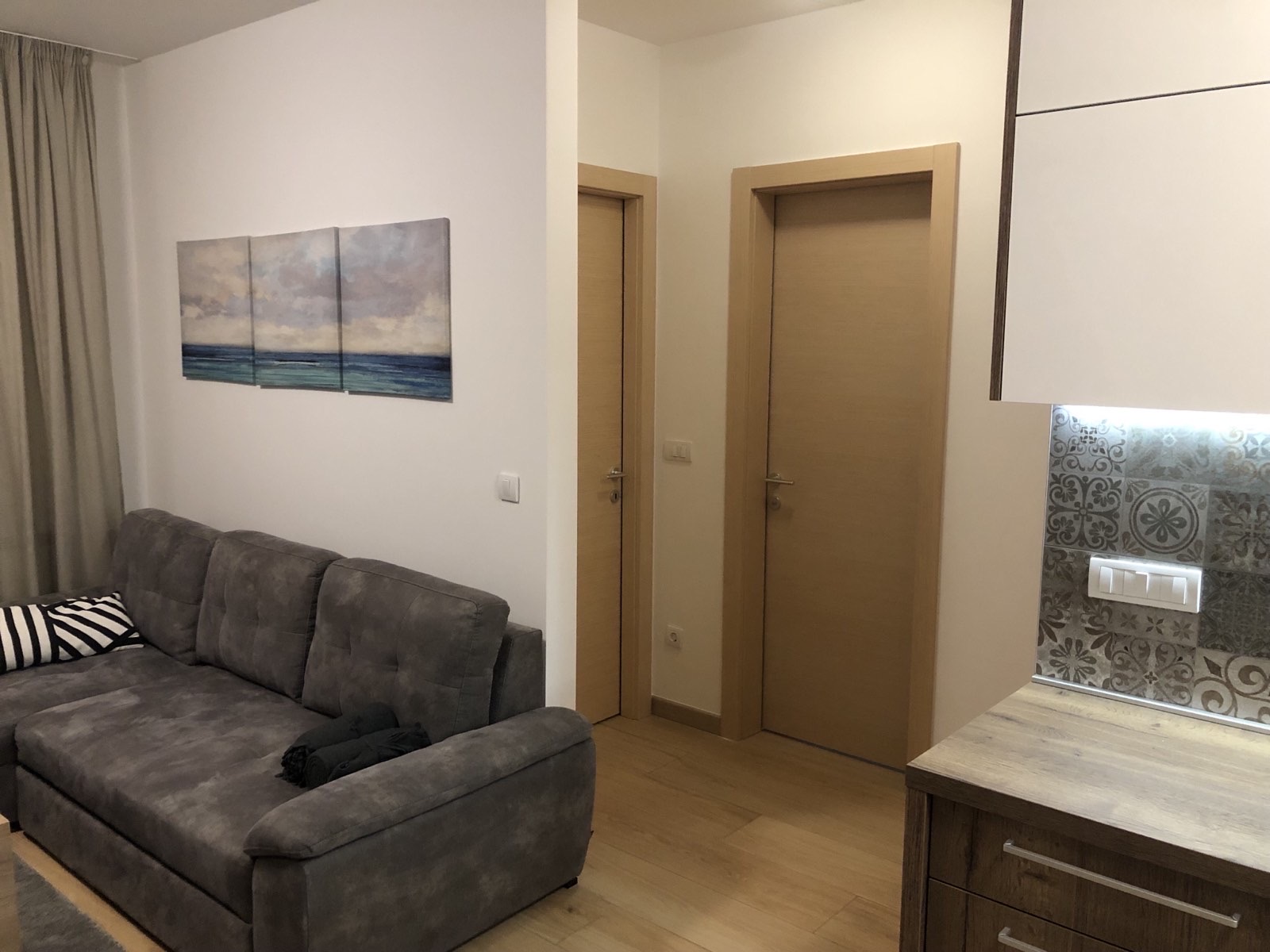 LUX STAN CRVENI KRST 4