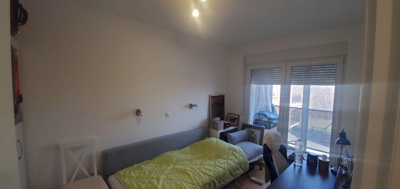 Uknjižen   dvoiposoban stan   062 792 583 3