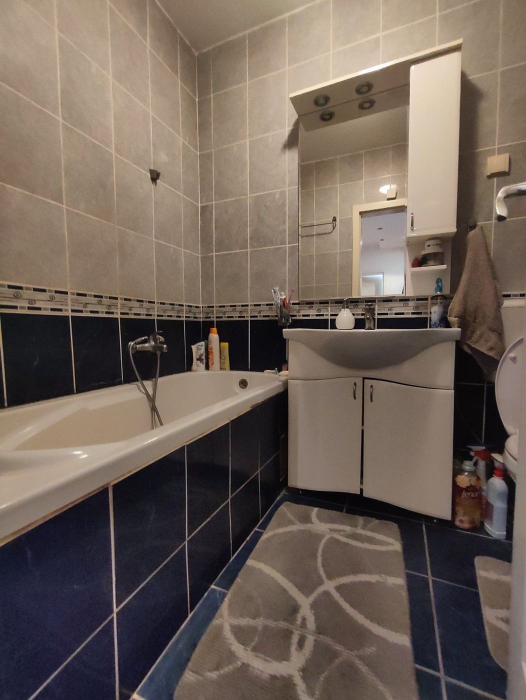 Odličan komforan dvosoban stan kod Ž Stanice   idealno za izdavanje   062 792 583 4