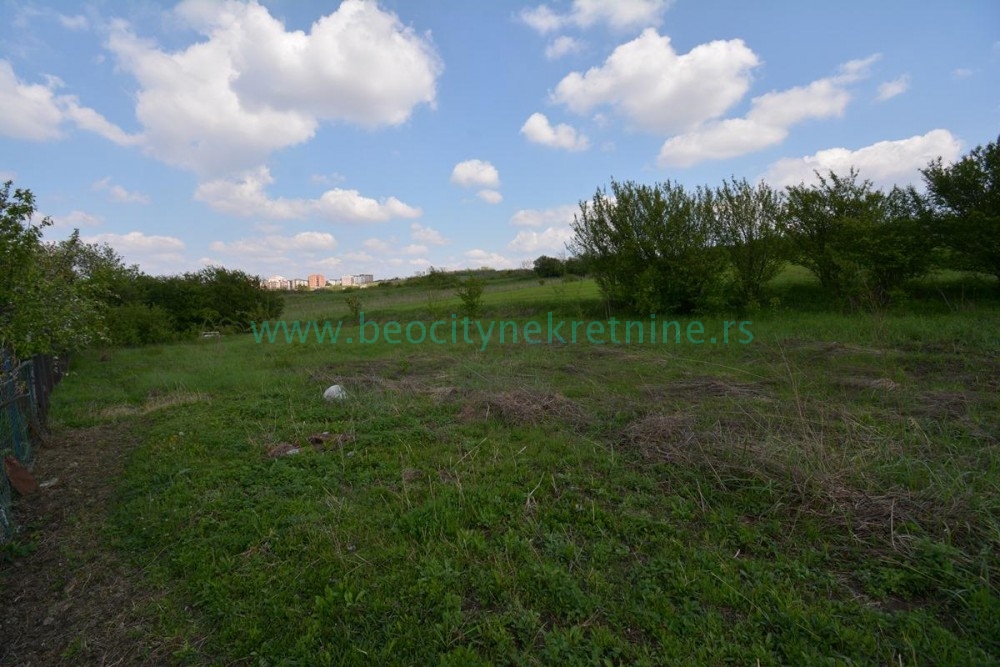 Plac, Kumodraž, Tekeriška 1. Prilaz ID: 41239 8