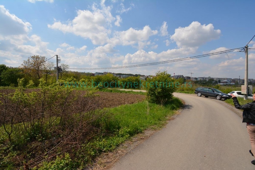 Plac, Kumodraž, Tekeriška 1. Prilaz ID: 41239 6