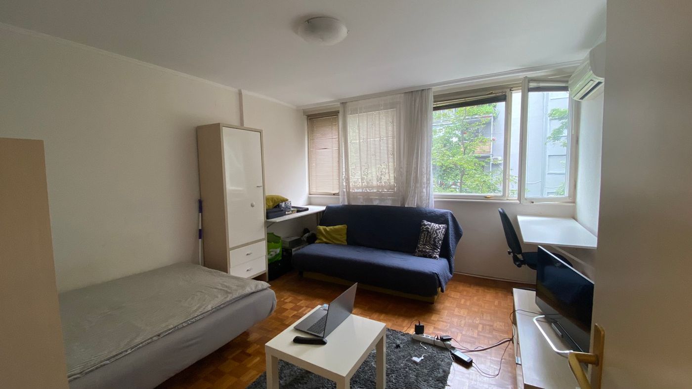 Liman 1   uknjižen jednosoban stan   062 792 583 2