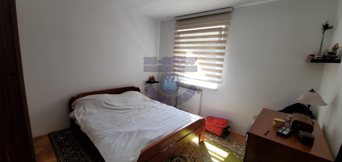 Uknjižen trosoban stan   2m do prozora    062 792 583 2