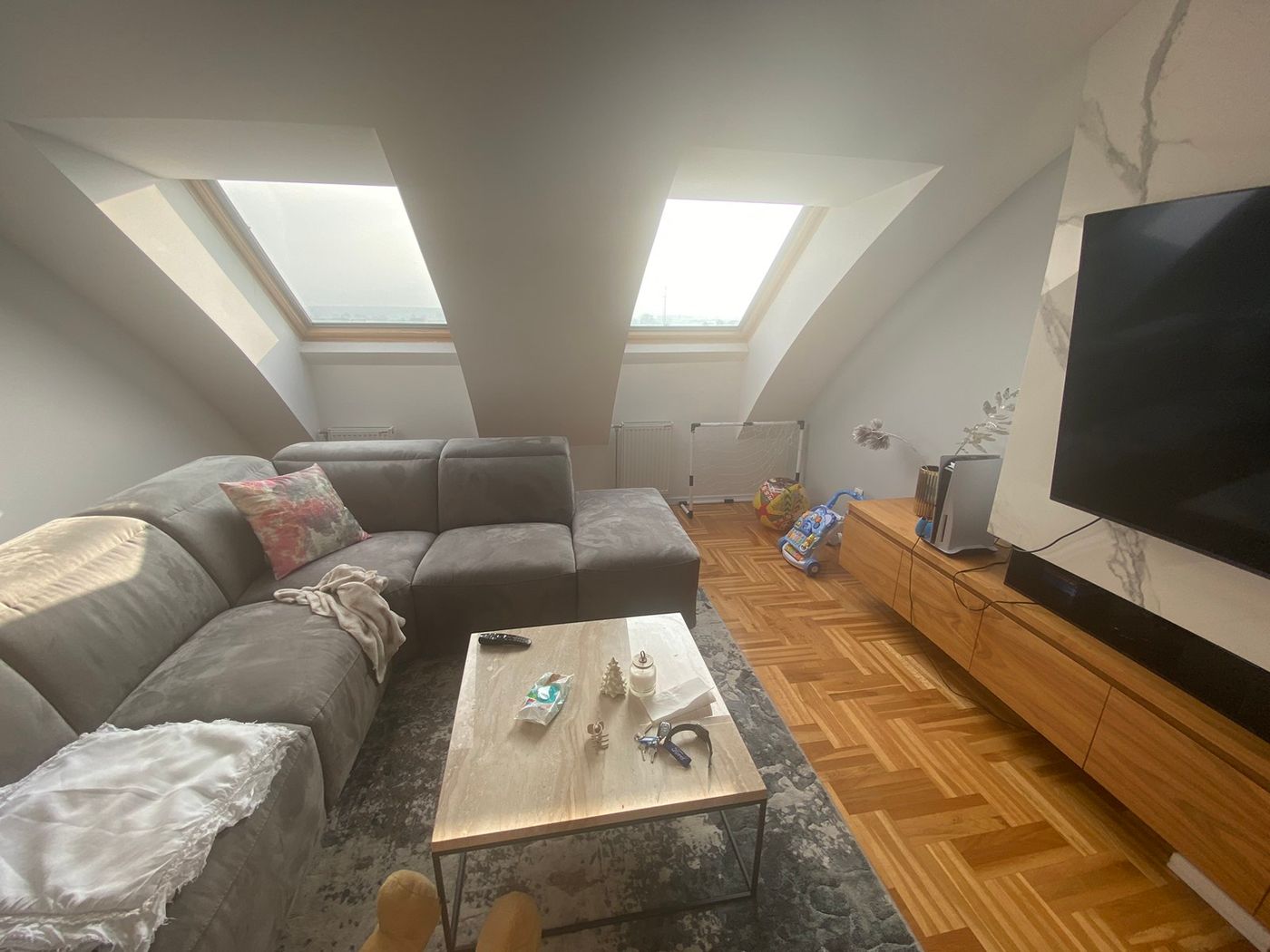 Savršena porodična nekretnina   2 parking mesta   uknjižen   062 792 583 3