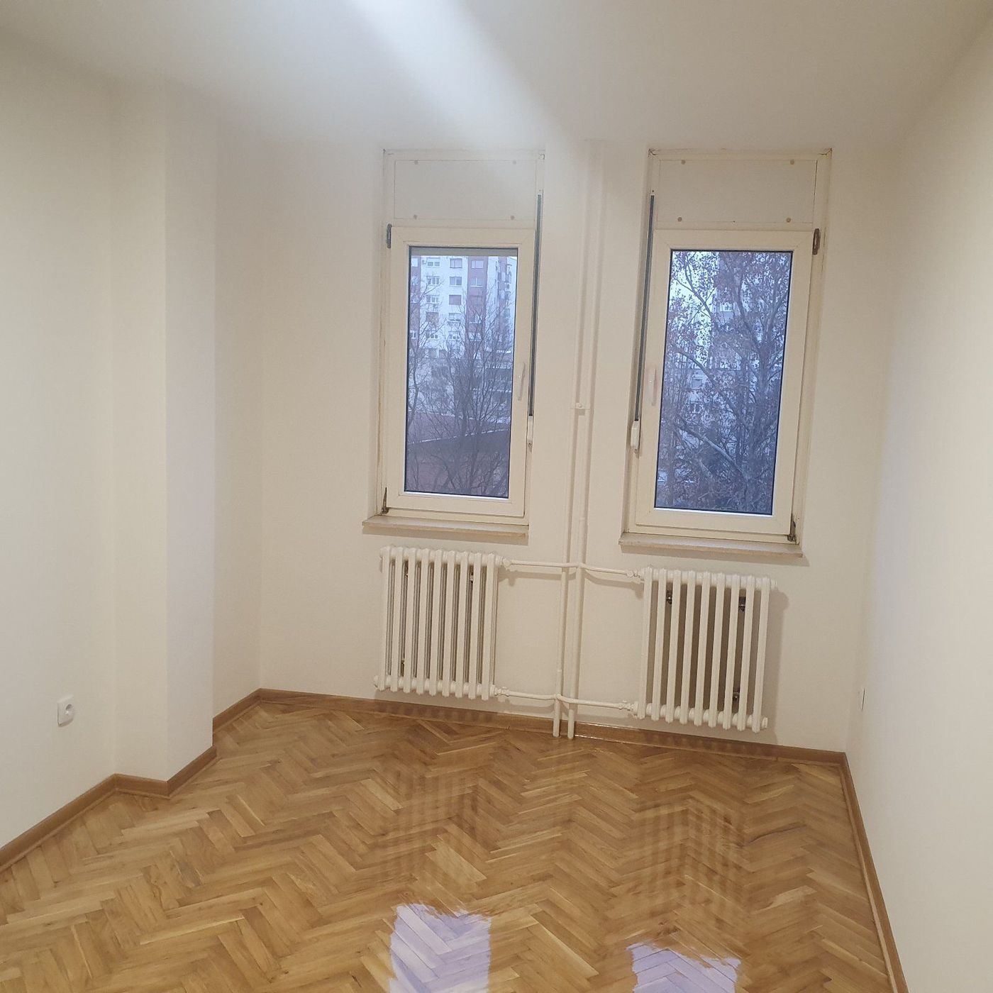 Uknjižen dvosoban stan   fasadna cigla   odmah useljiv   062 792 583 2