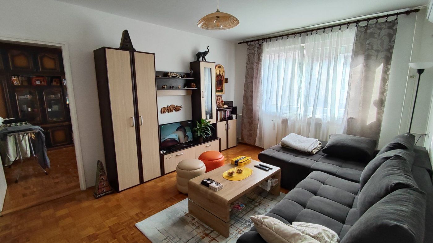 Uknjižen dvosoban stan   može biti 2 5   062 792 583 2