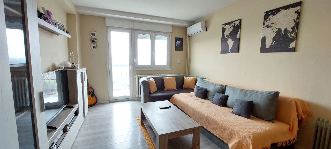 Kompletno renoviran   fantastičan pogled   062 792 583 2