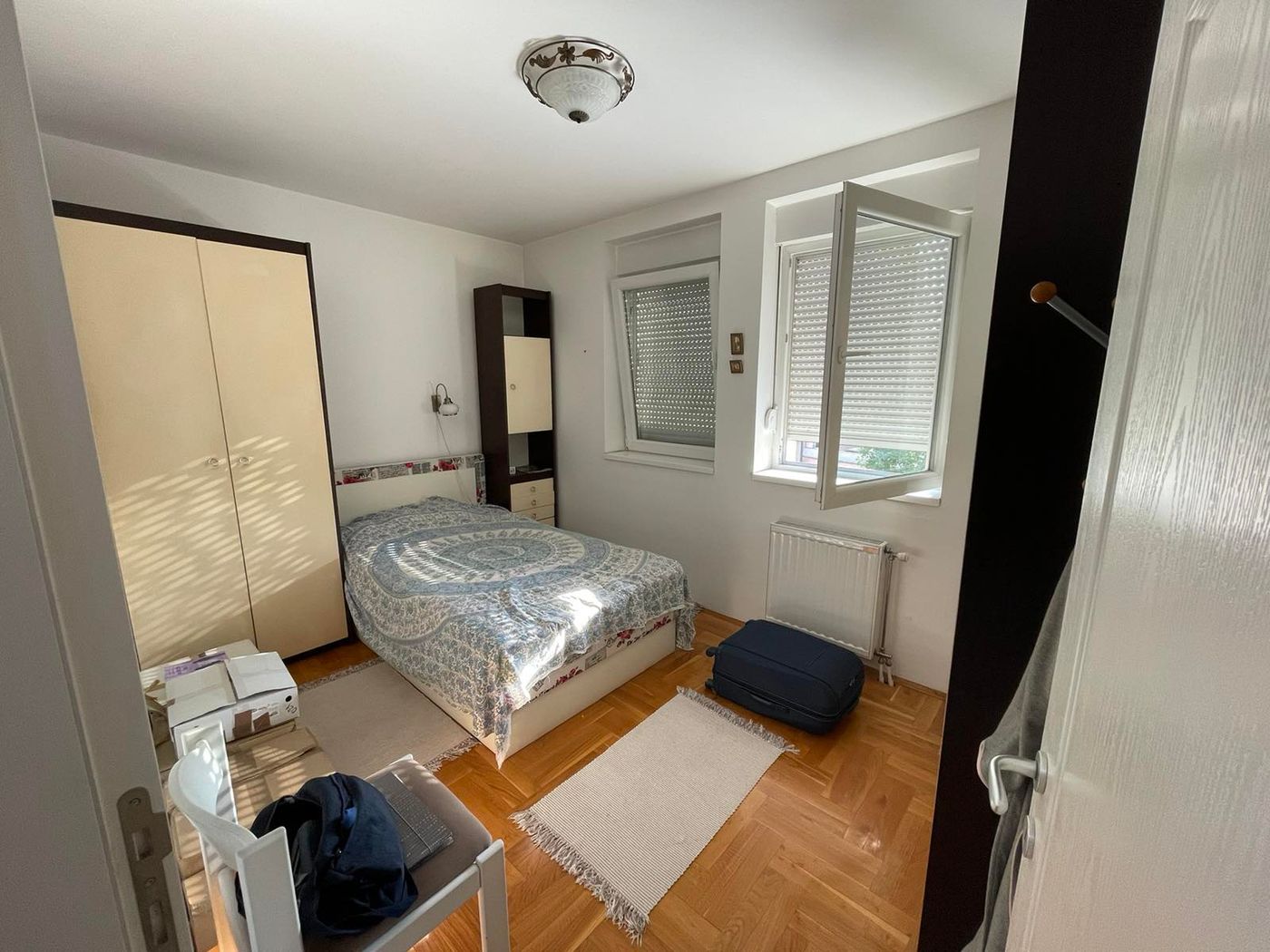 Uknjižen  namešten dvoiposoban stan   062 792 583 3