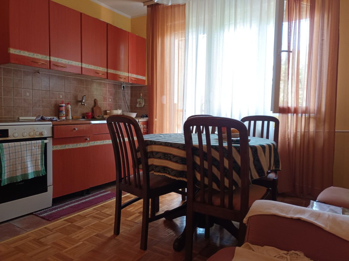 Odličan trosoban stan idealnog rasporeda   mirna lokacija   062 792 583 3