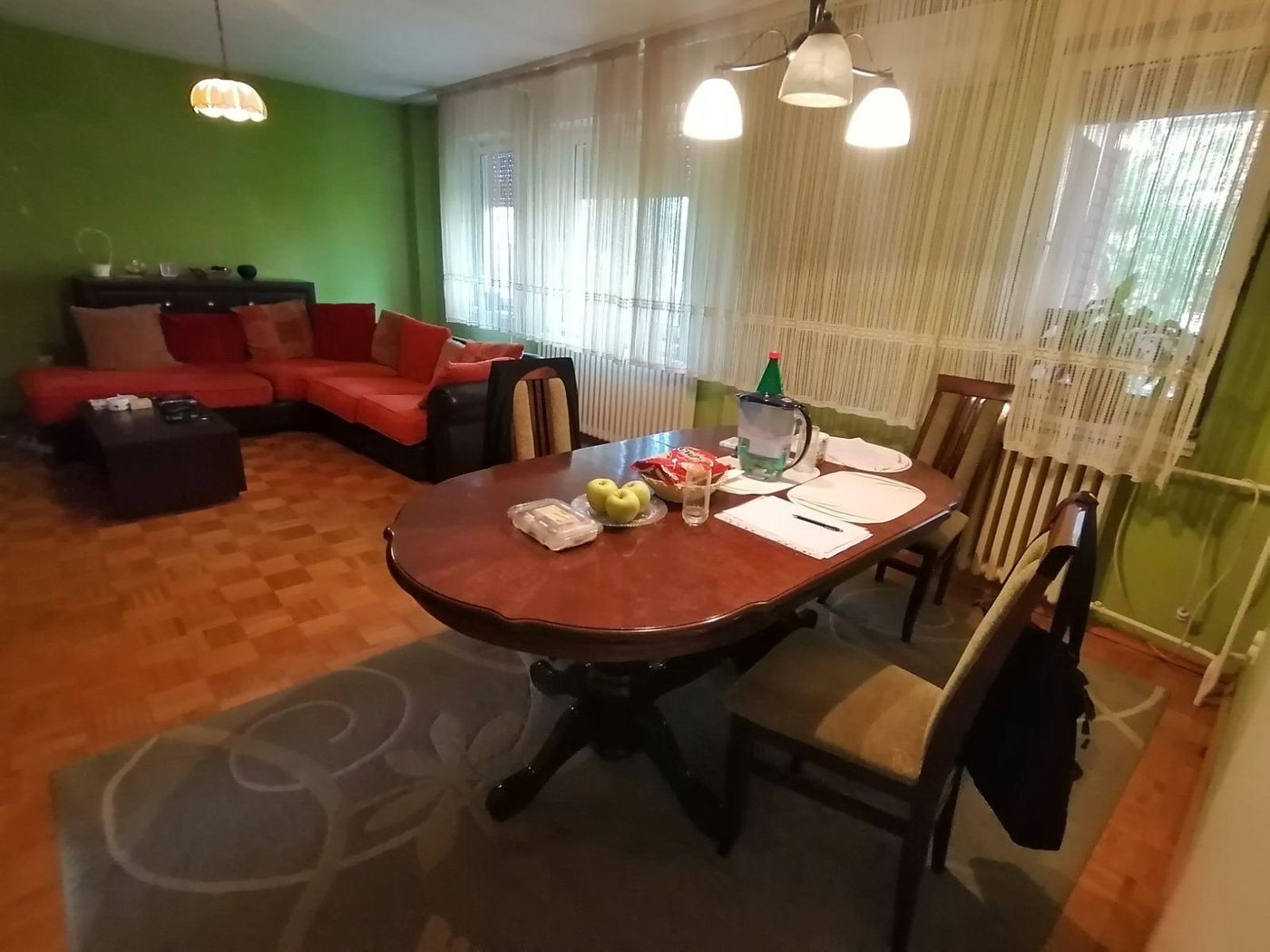 Tozin sokak   uknjižen trosoban stan   062 792 583 2