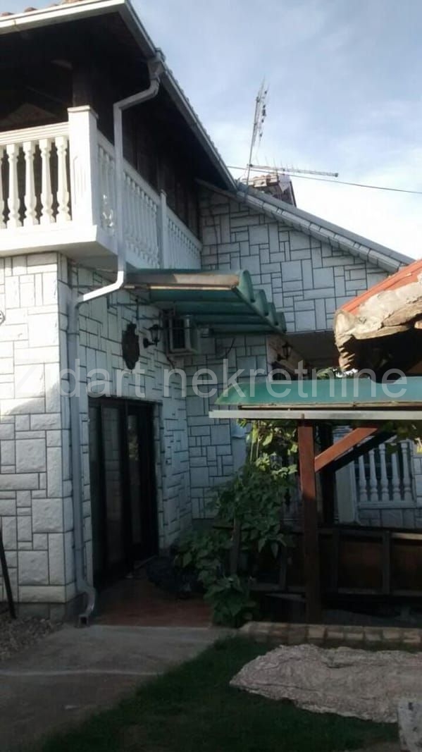 Veoma povoljno lepa kuća 92m2, Obrenovac, Zvečka 1