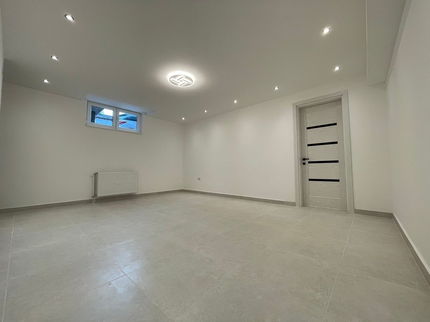 Uknjižen kao stan   bez ulaganja   Centar   062 729 583 4