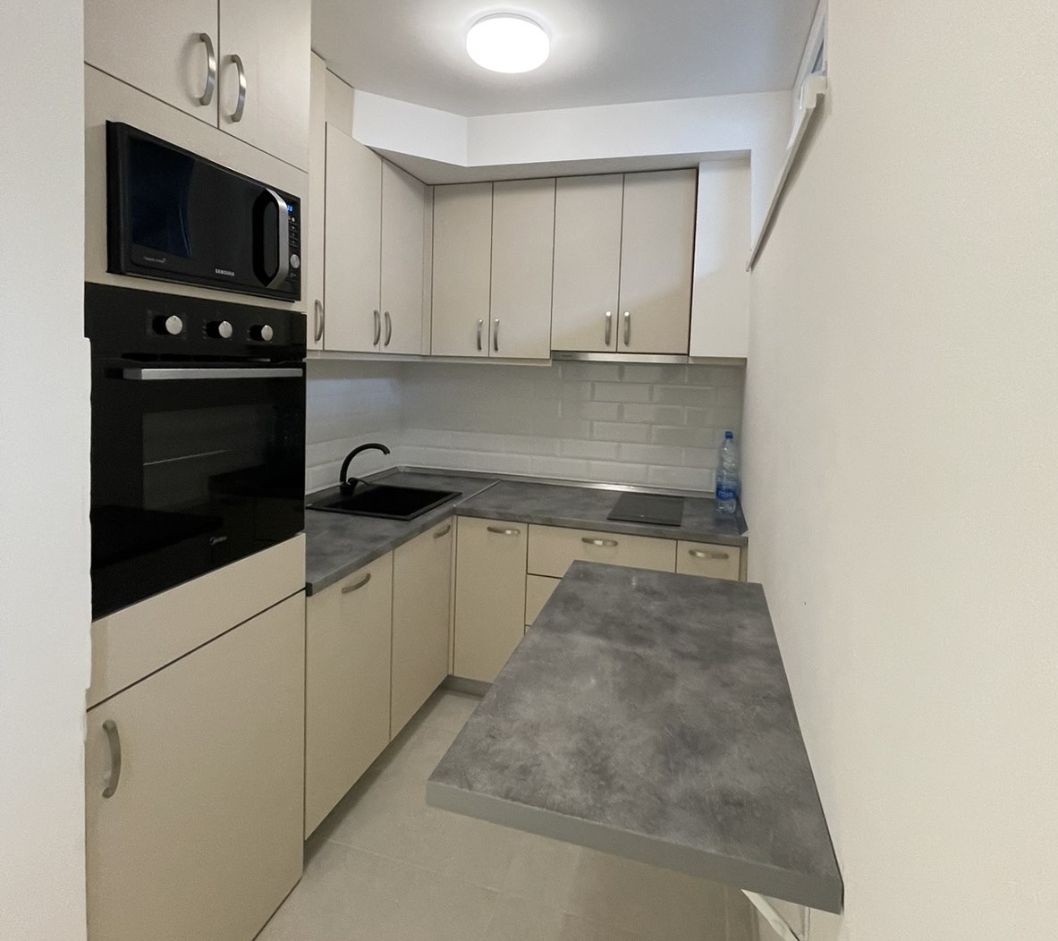 Uknjižen kao stan   bez ulaganja   Centar   062 729 583 5