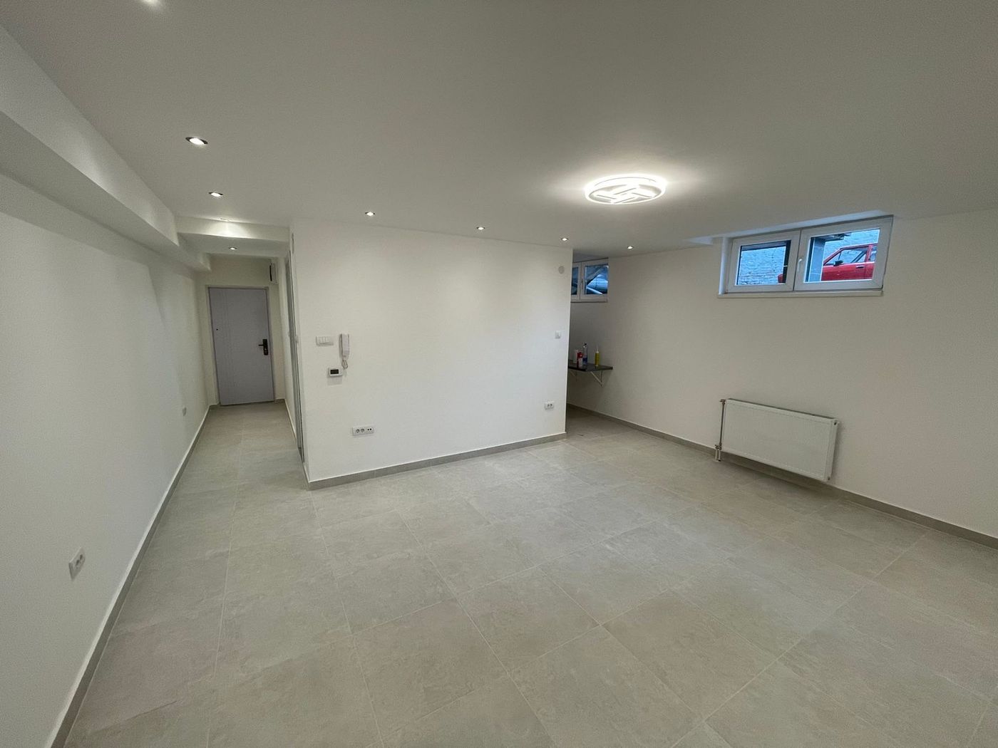 Uknjižen kao stan   bez ulaganja   Centar   062 729 583 2