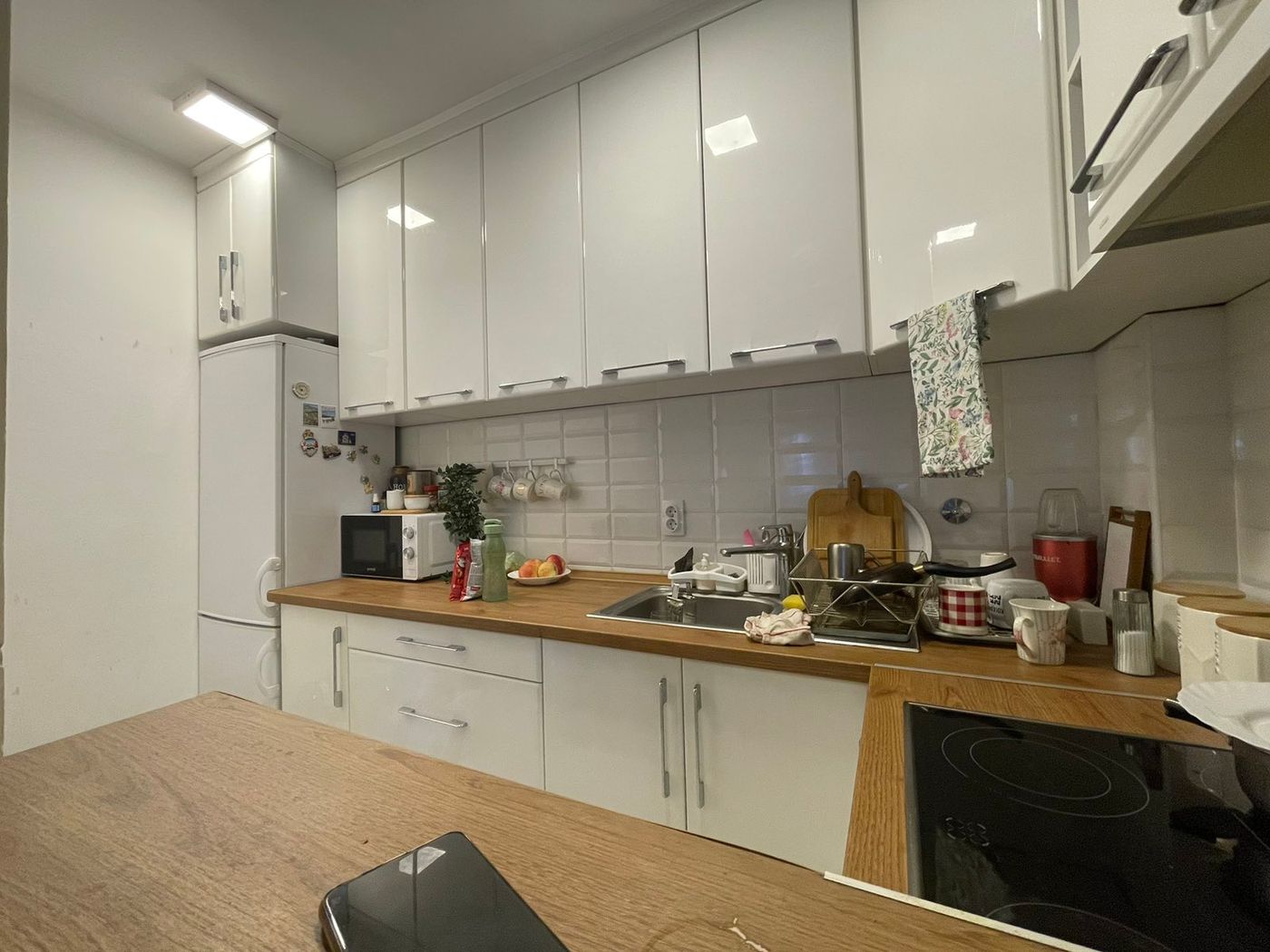 Uknjižen komforan stan   parking za stanare   062 792 583 2