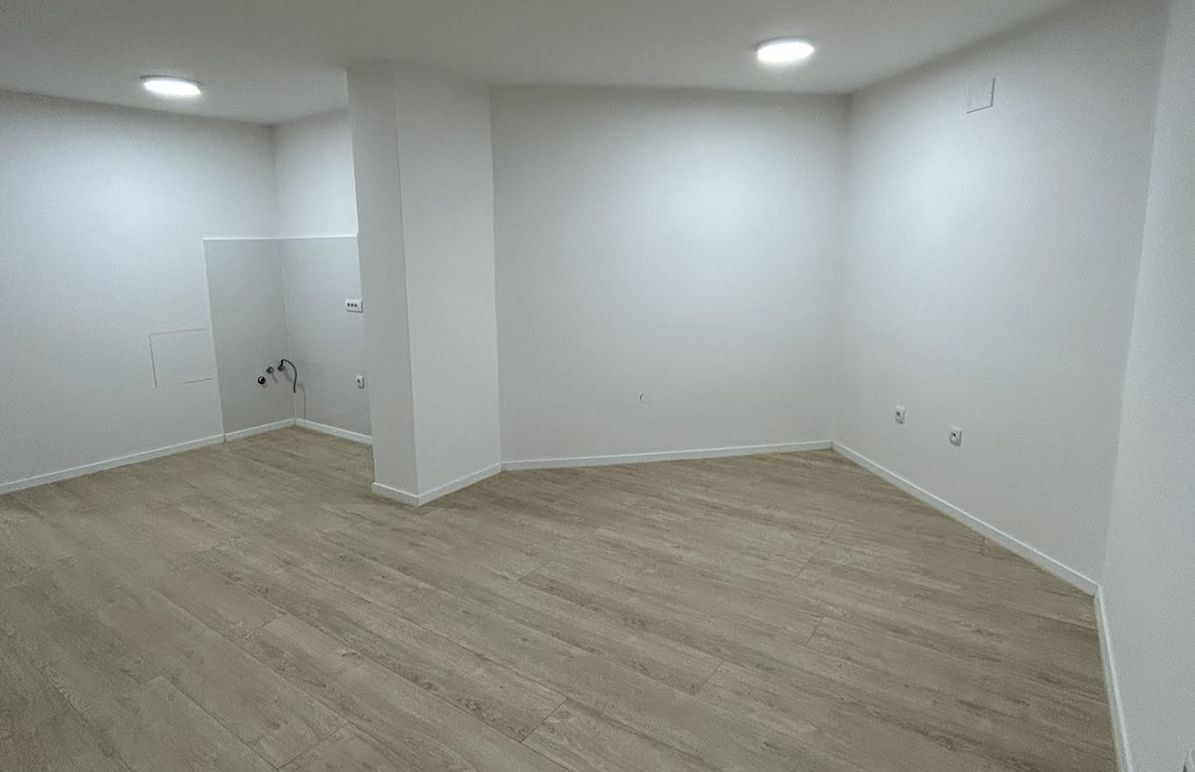 Tozin sokak   Šonsi   fasadna cigla   odmah useljiva garsonjera   062 792 583 3