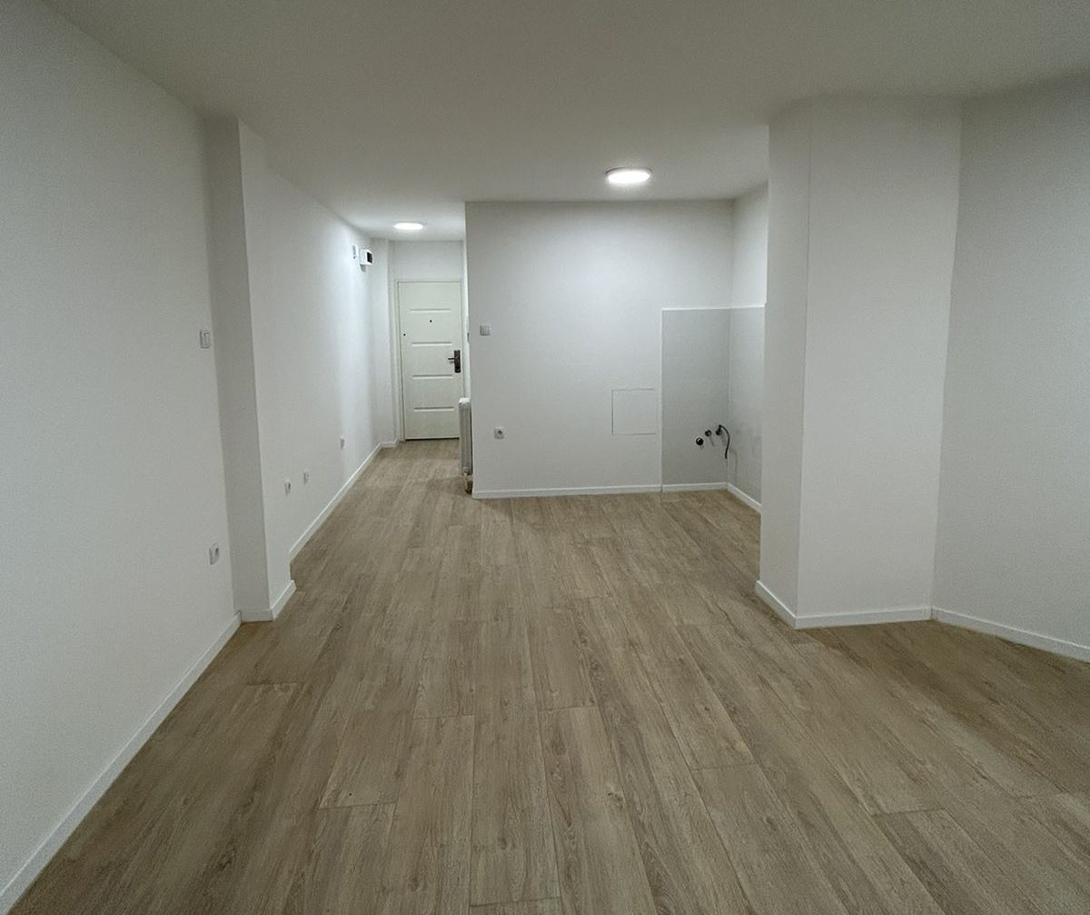 Tozin sokak   Šonsi   fasadna cigla   odmah useljiva garsonjera   062 792 583 2