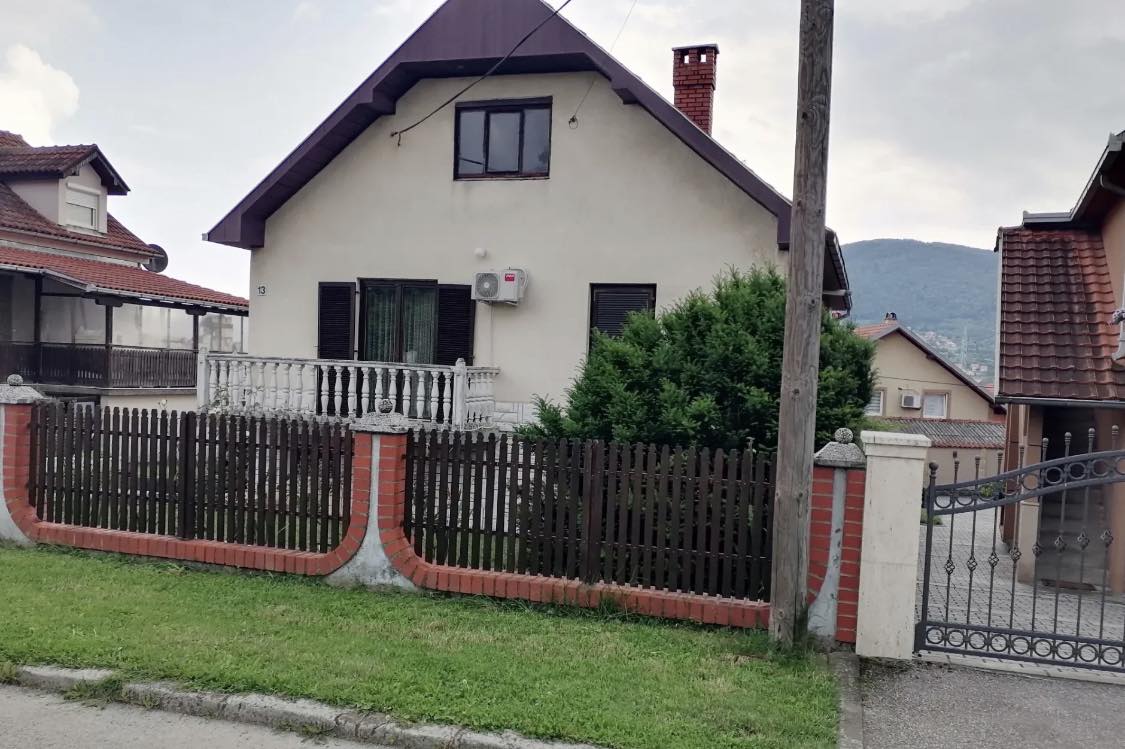 Na prodaju porodicna kuca u Arandjelovcu 2