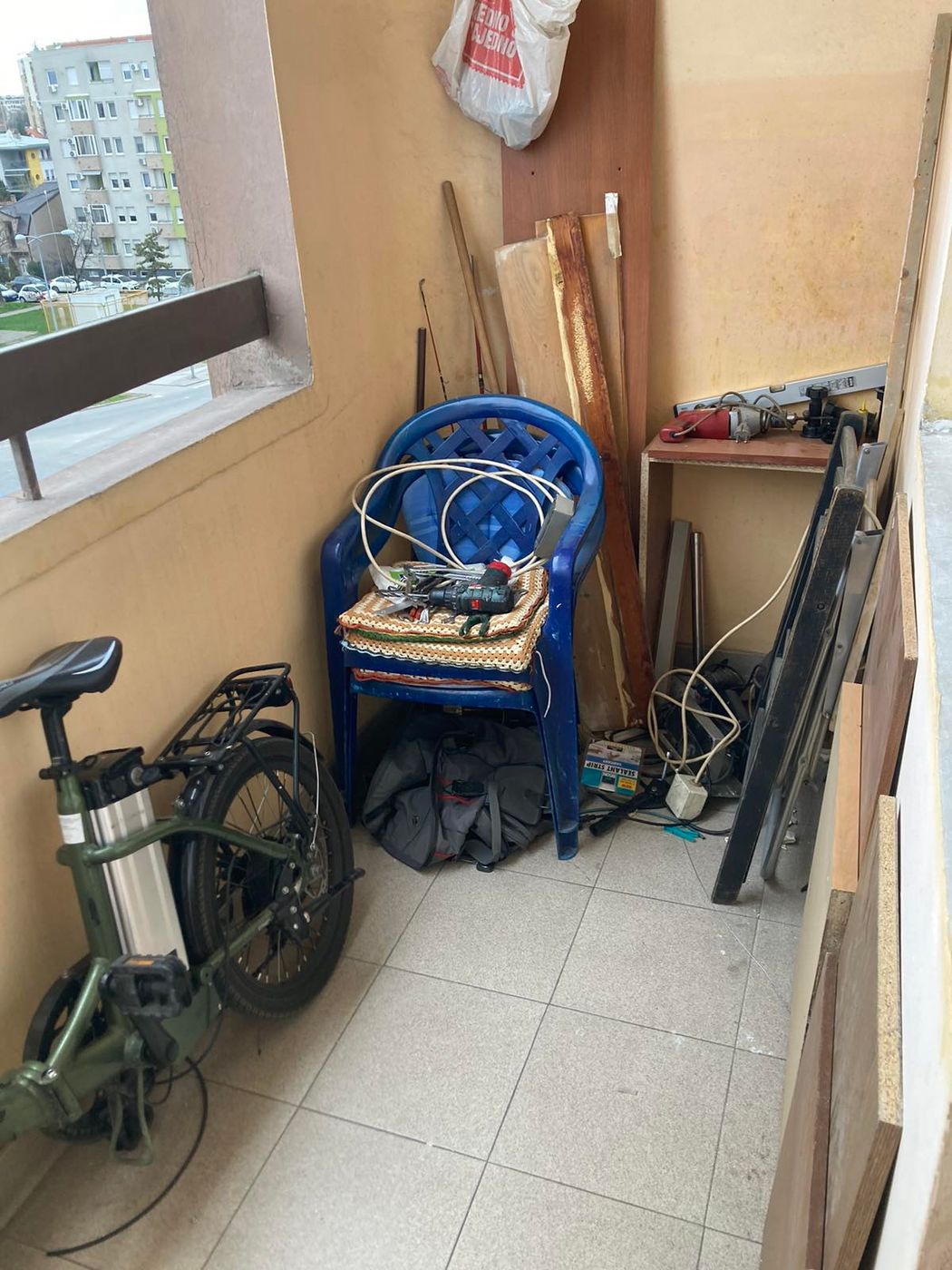 Odlićan dvosoban stan kod Ž Stanice i Nove Detelinare   062 792 583 5