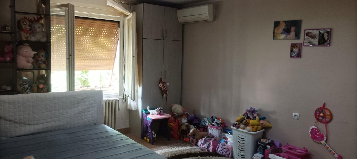 Uknjižen dvosoban stan   može biti 2 5  renoviran   062 792 583 2