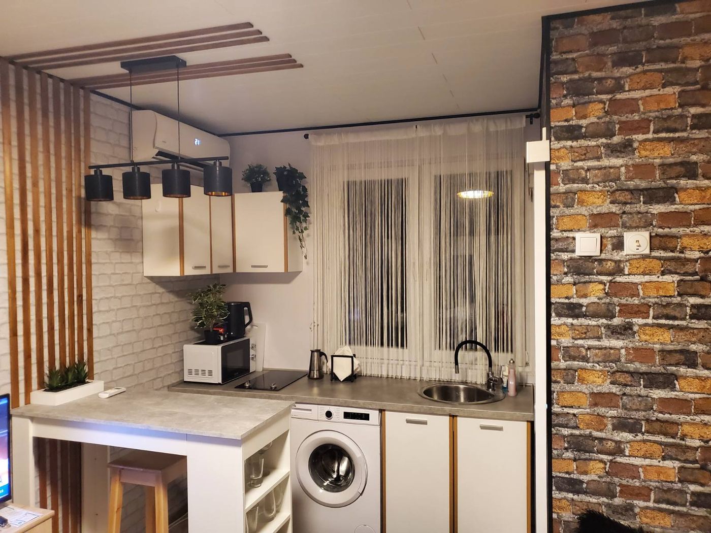 Uknjižena garsonjera  kompletno nameštena   idealno za izdavanje   062 792 583 3