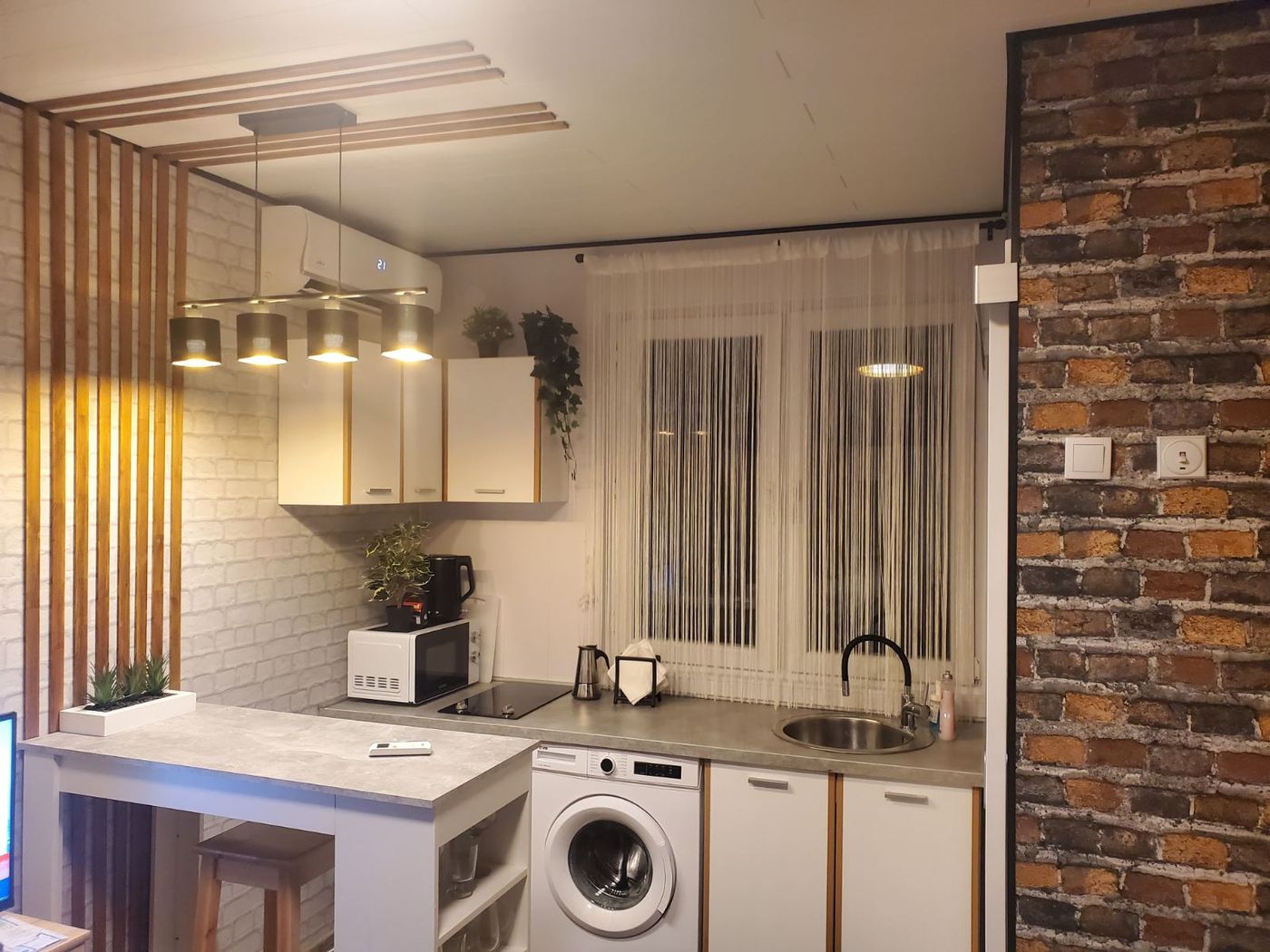 Uknjižena garsonjera  kompletno nameštena   idealno za izdavanje   062 792 583 4