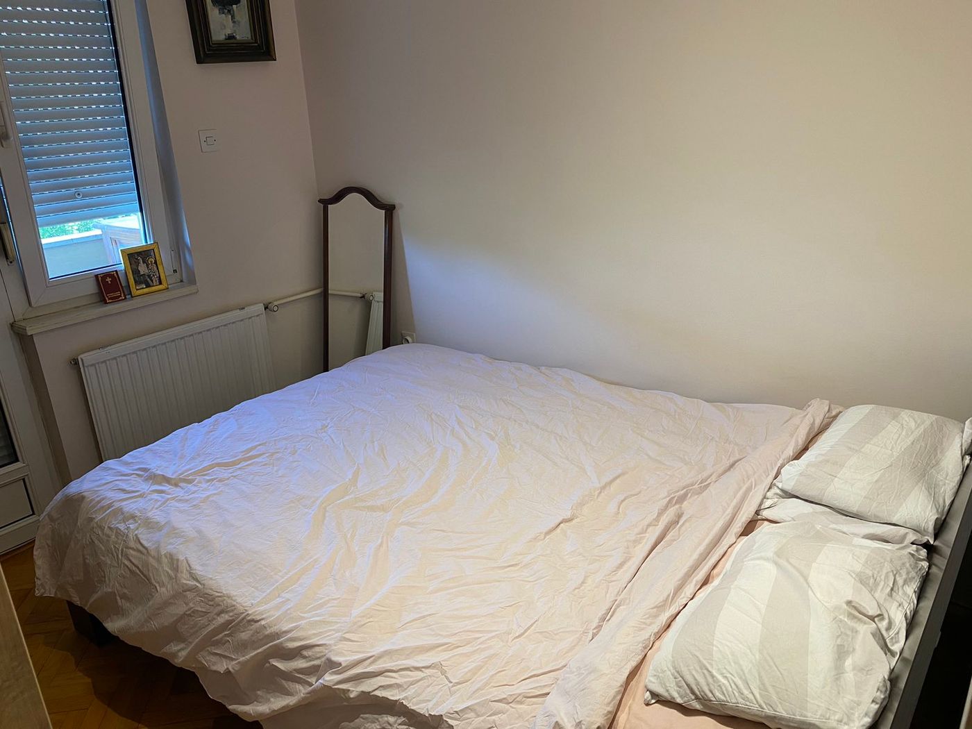 Uknjižen dvosoban stan   kompletno namešten   terasa nije u kvadraturi   062 792 583 2