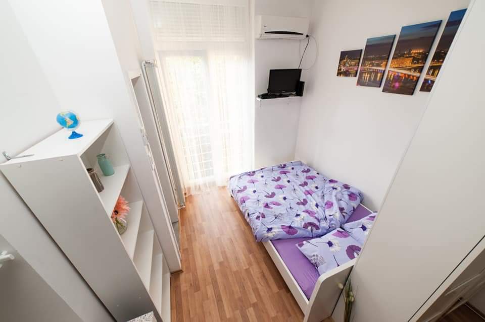 Kej   retko u ponudi   idealno za izdavanje   062 792 583 2