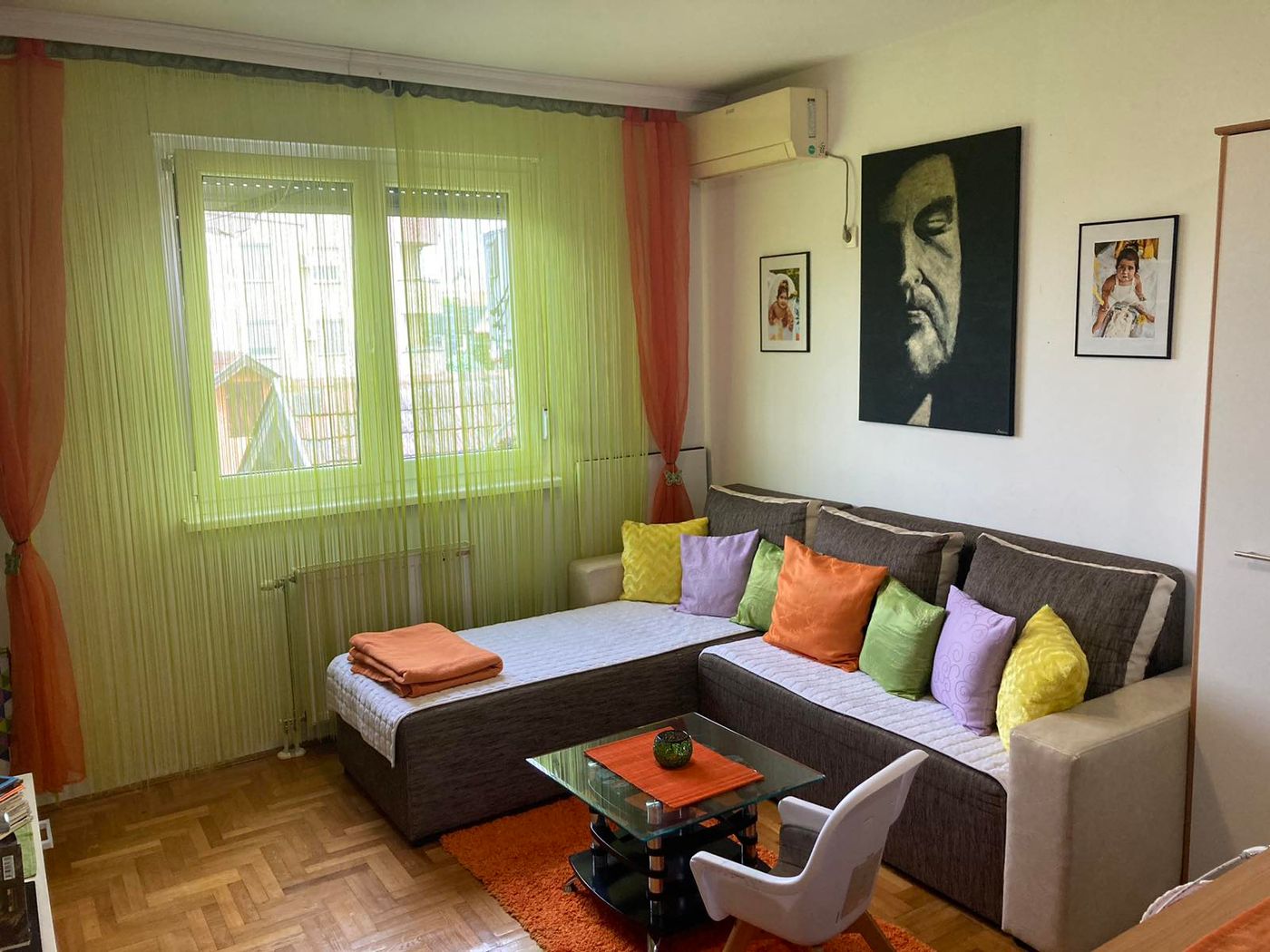 Uknjižen odličan jednoiposoban stan   parking za stanare   062 792 583 2