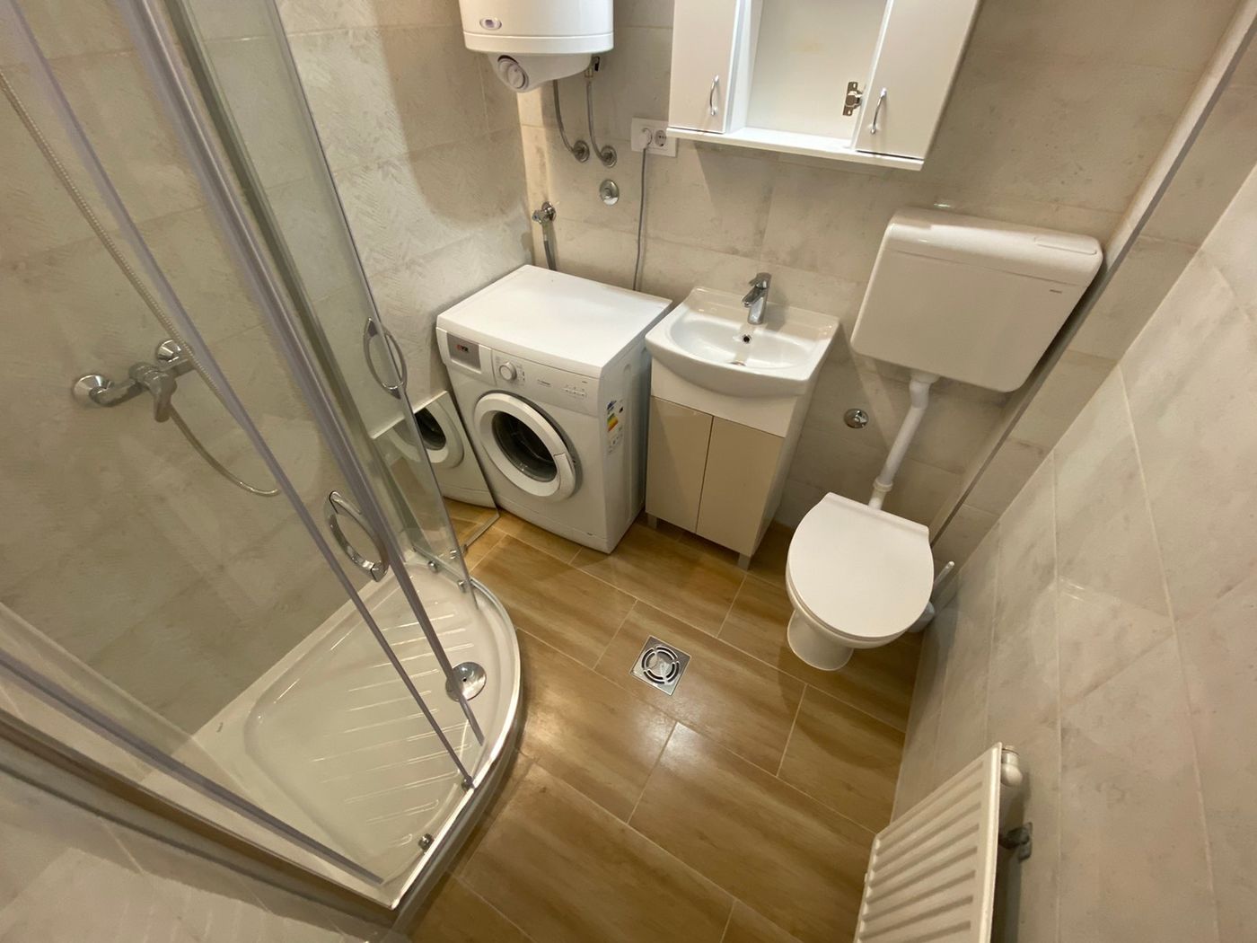 Uknjižen dvosoban stan   namešten   bez ulaganja   062 792 583 4