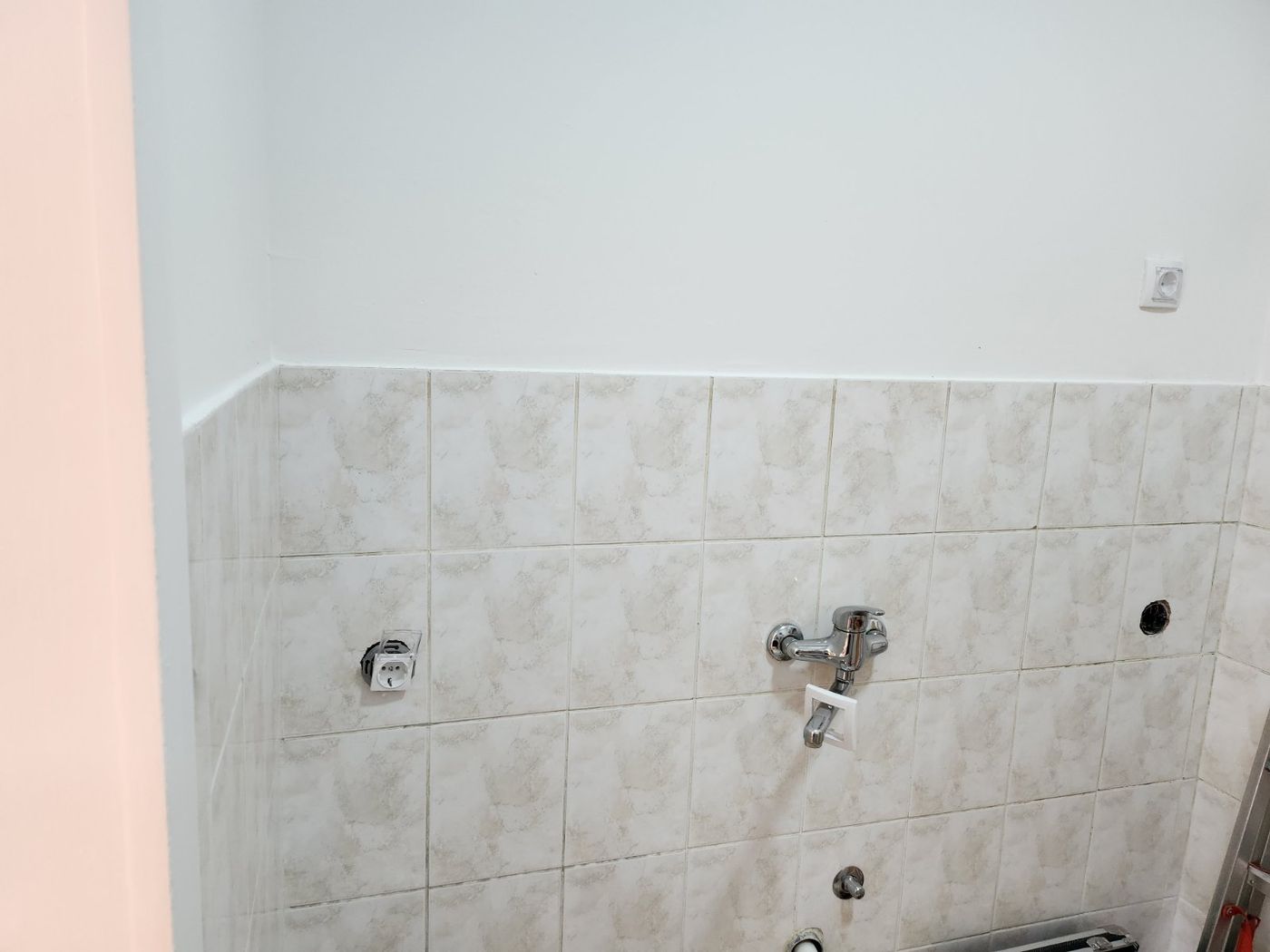 Odmah useljiva garsonjera na Socijalnom   062 792 583 4