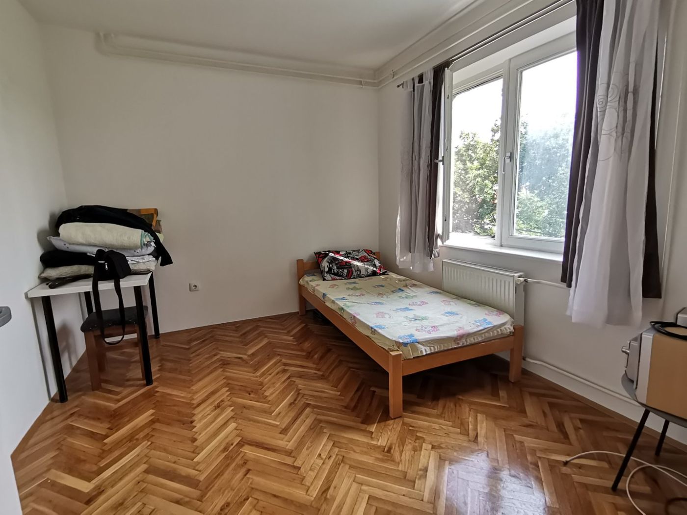 Uknjižen  namešten jednosoban stan   062 792 583 1