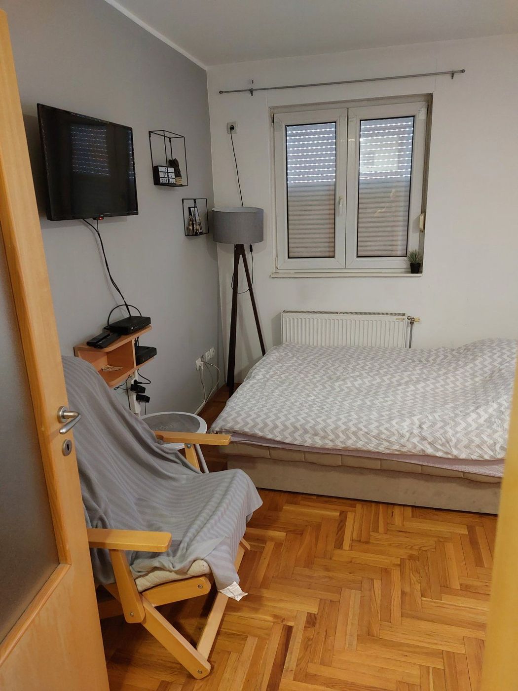 Nameštena garsonjera na top lokaciji  3