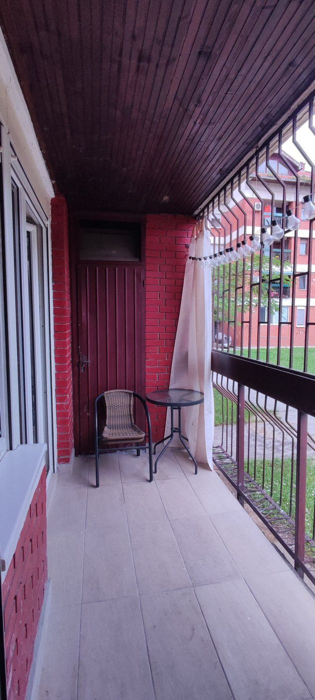 Renoviran stan u mirnom delu grada 3