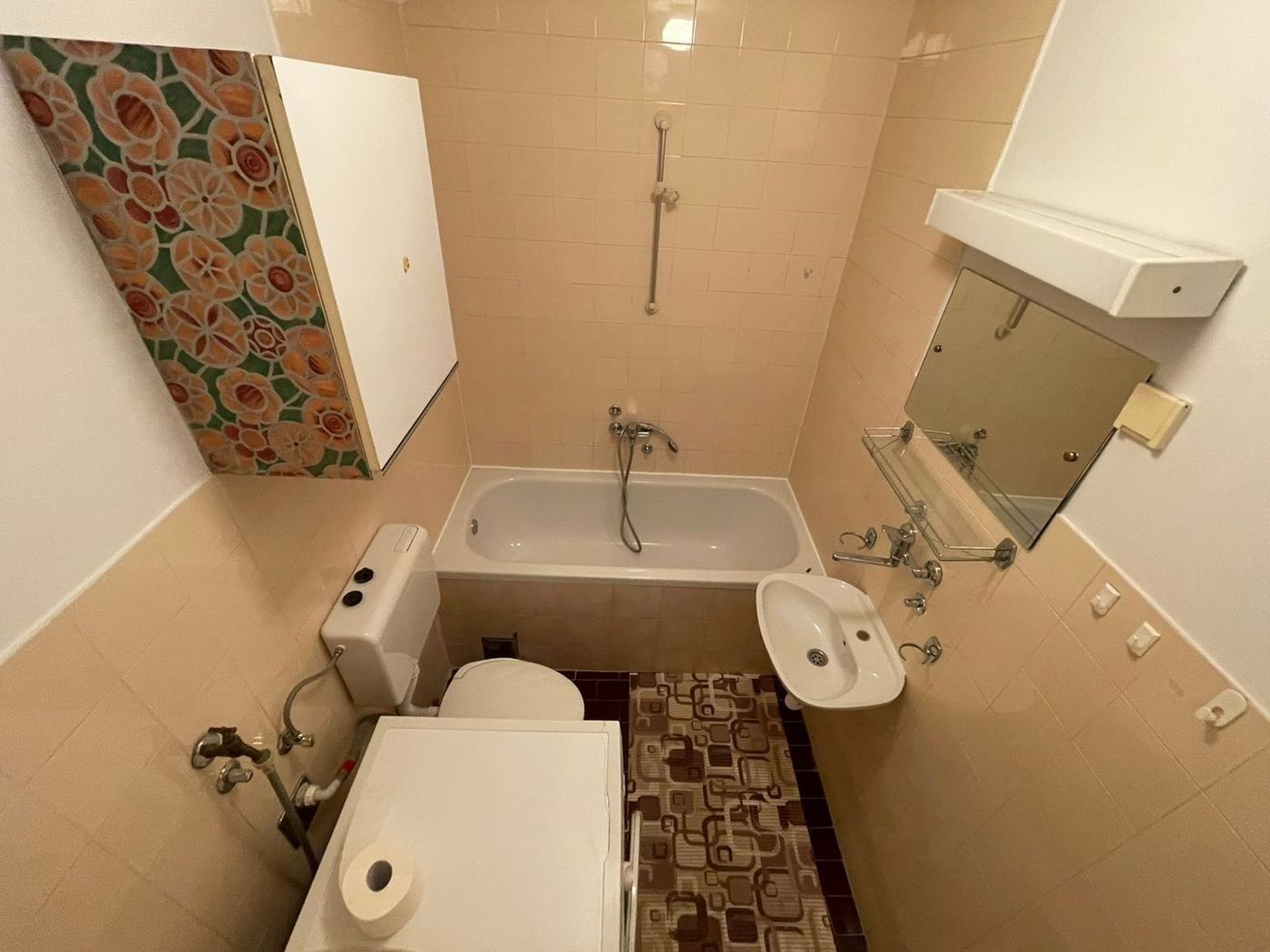 Renoviran i odmah useljiv stan na Novom Naselju 5