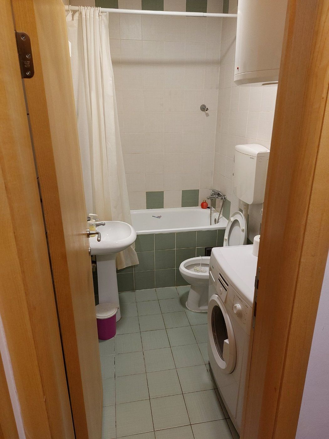 Nameštena garsonjera na top lokaciji  5