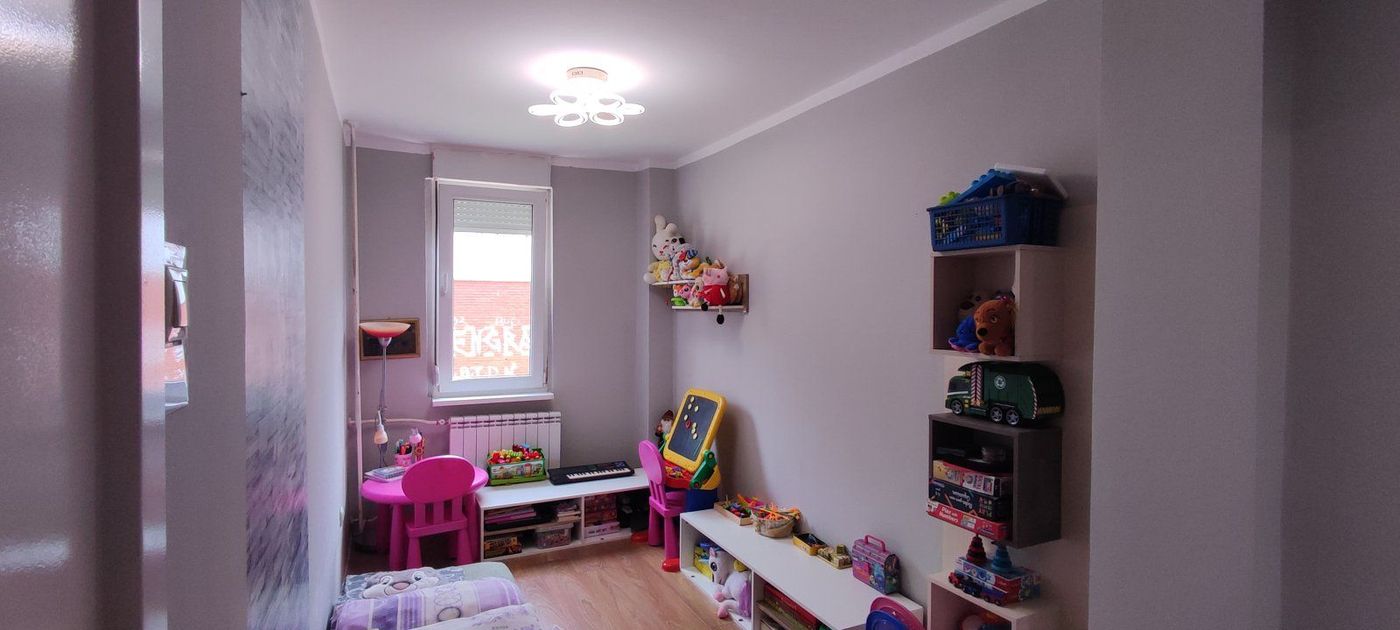 Renoviran stan u mirnom delu grada 4