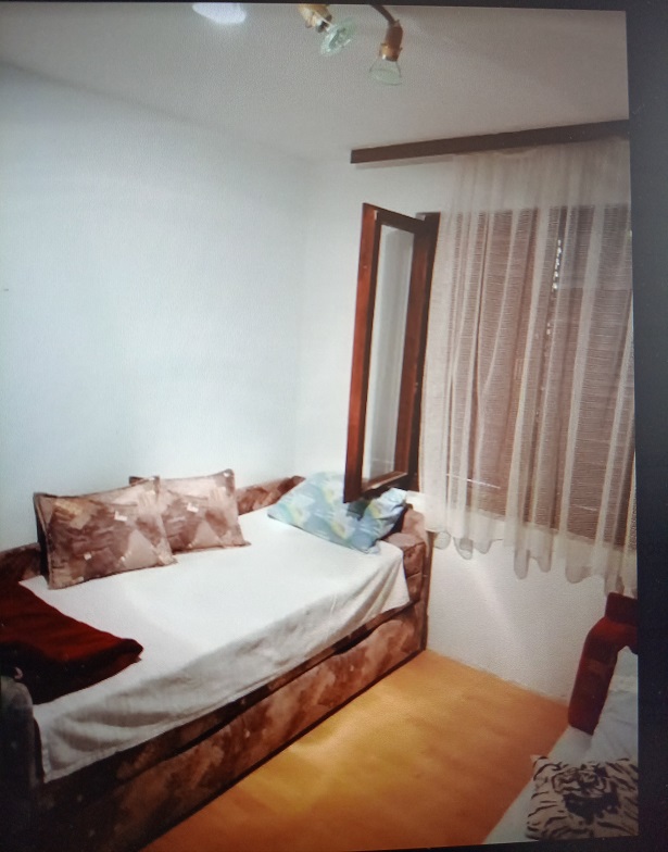 Izdaje se vikendica na Srebrnom jezeru 4